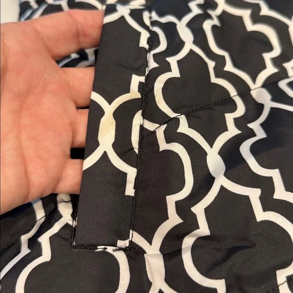 Lands' End Down filled Vest Black & White Geometric pattern zips up pockets SM - Picture 3 of 9